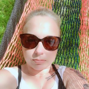 Meet your Posher, Sandi